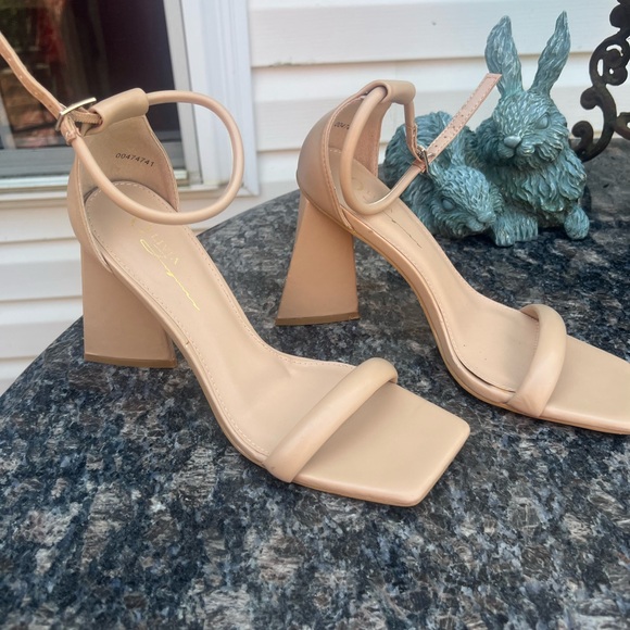 Olivia Ferguson Camel Tan Strappy Ankle Tie 3.75 Heel Women Size 7 - Picture 1 of 10